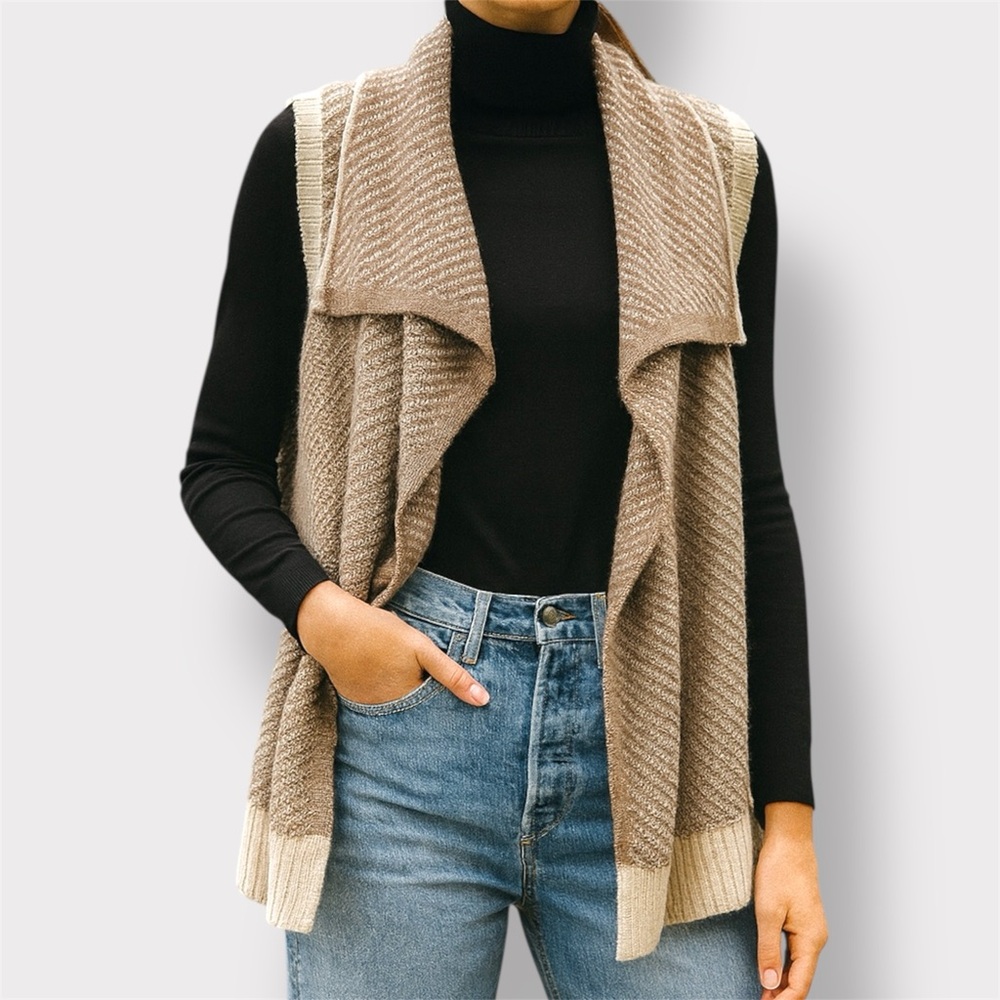 Gap Beige and Cream Wool Blend Sweater Vest